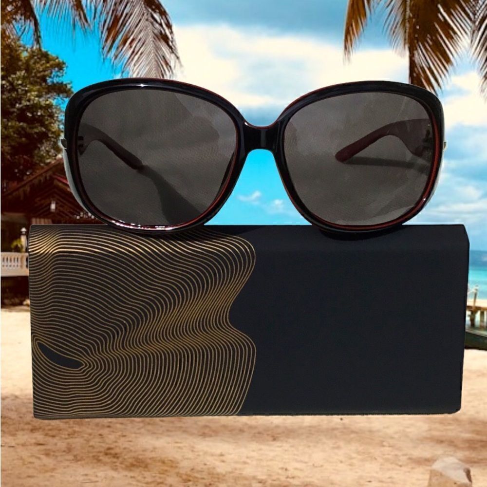 SUNGLASSES FASHION WOMEN OVERSIZE WITH SILVER HARDWARE AND DIAMOND ACCENTS. - Picture 4 of 6